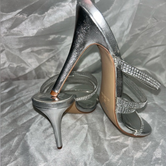PriMark Silver Heel - Picture 2 of 6